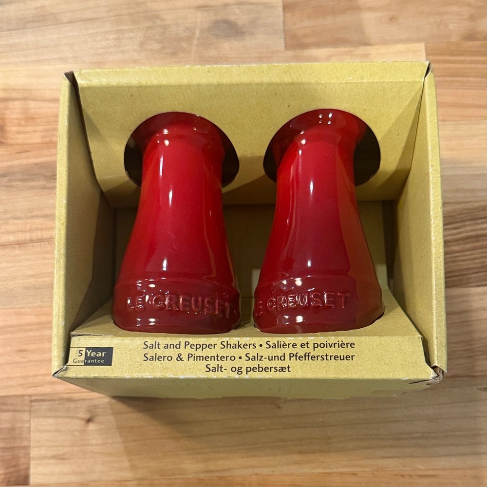 Le Creuset Glossy Red Ceramic Salt & Pepper Shakers - NEVER USED